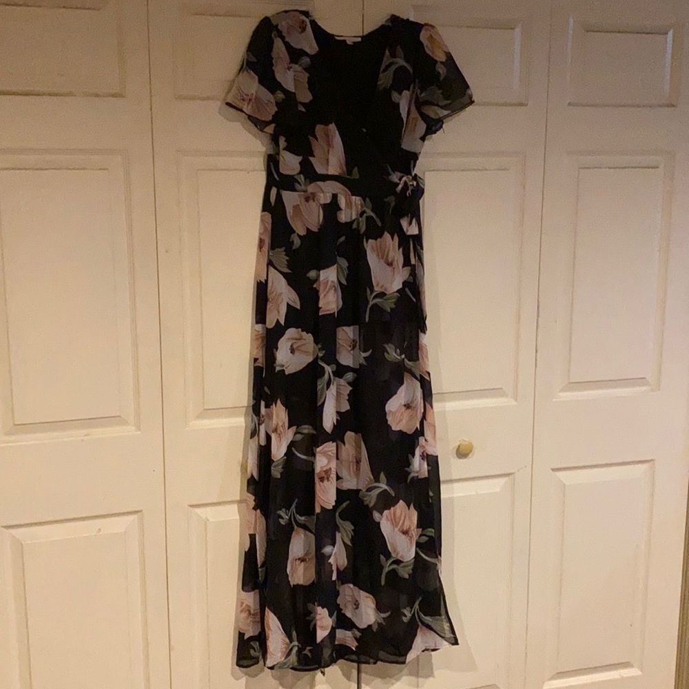 Long black wrap dress with cap sleeve